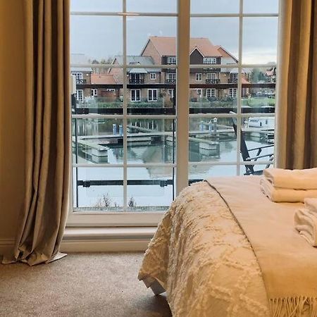 Waterside Townhouse With Balcony And Marina View Lägenhet Skellingthorpe Exteriör bild