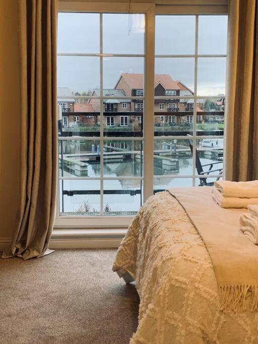 Waterside Townhouse With Balcony And Marina View Lägenhet Skellingthorpe Exteriör bild